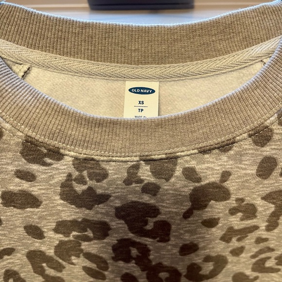 Womens Old Navy XS sweatshirt, never worn - Picture 3 of 3